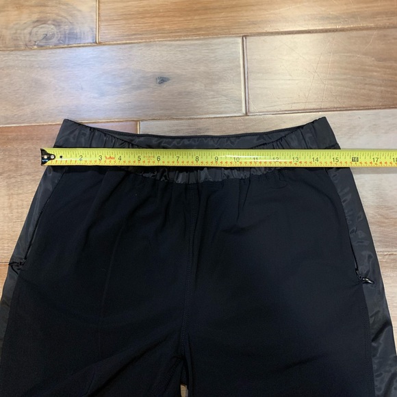 Lululemon rise and shine tuxedo pants EUC 6 - Picture 11 of 11